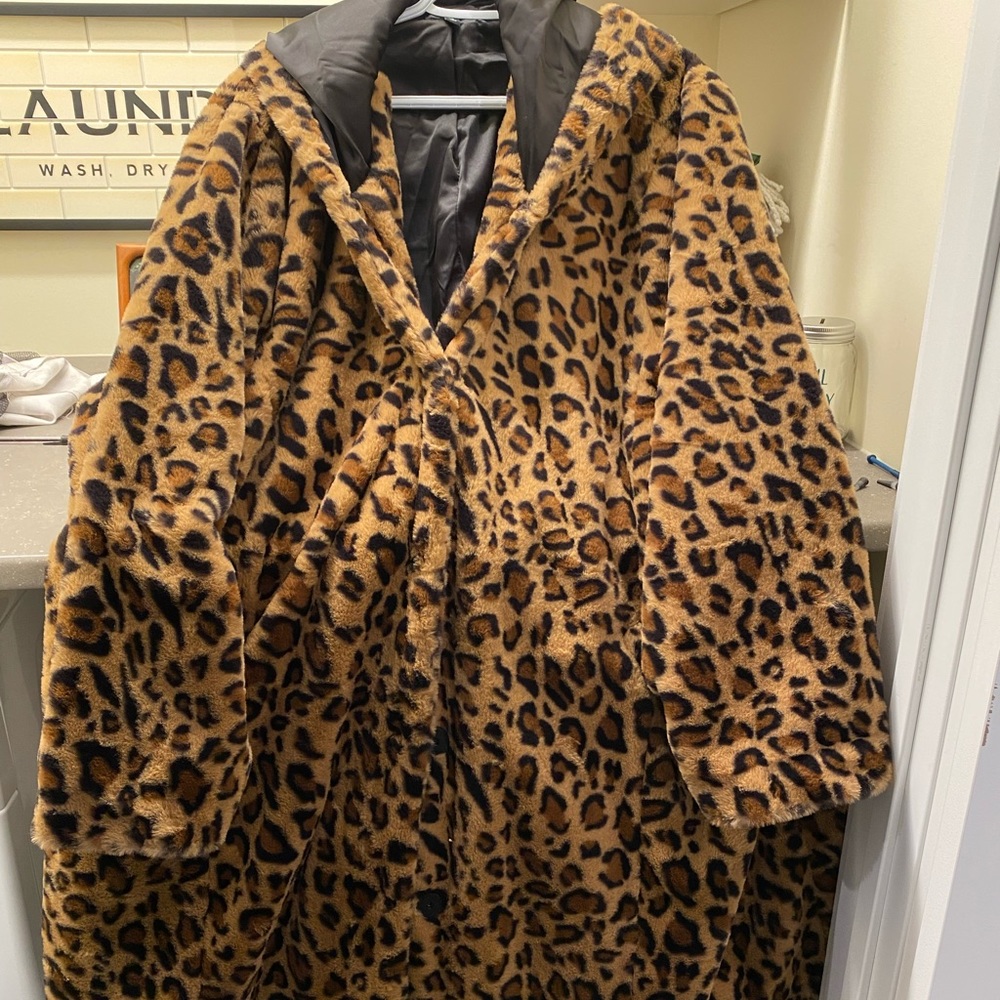 Beautiful faux leopard fur 3/4 length coat from Torrid.